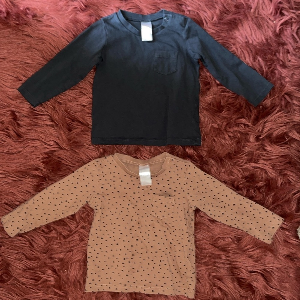 H&M pair of long sleeve tops with pocket and sz: 6-9 months